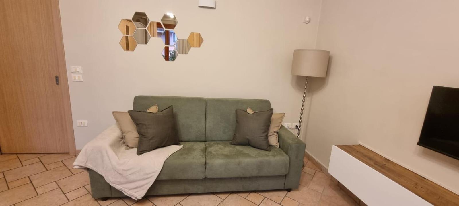 Hoya Apartment 시르미오네 외부 사진
