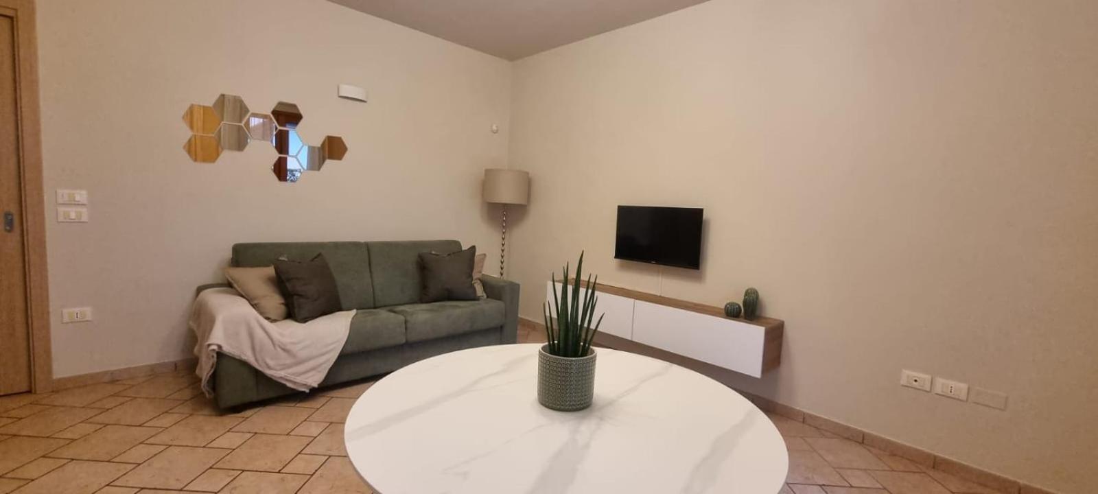 Hoya Apartment 시르미오네 외부 사진