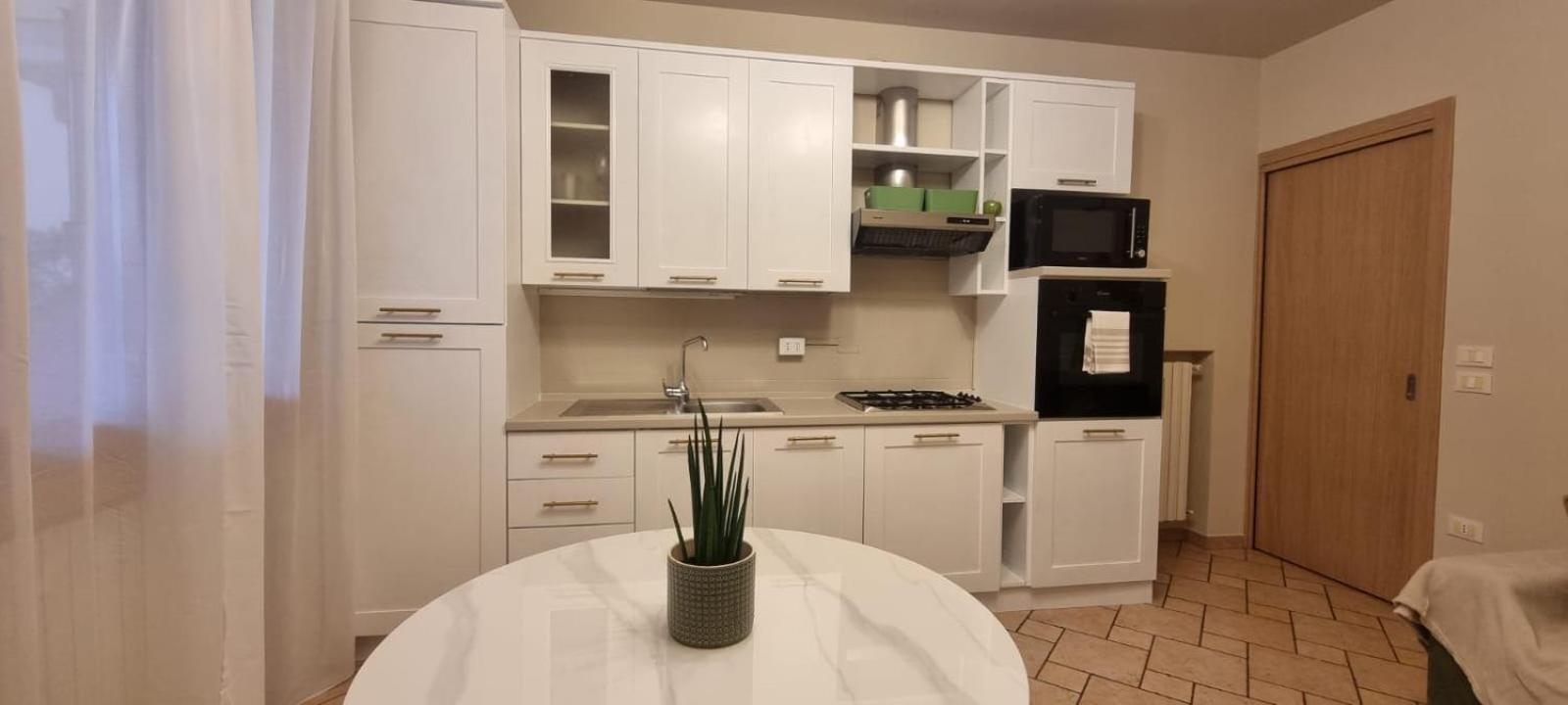 Hoya Apartment 시르미오네 외부 사진