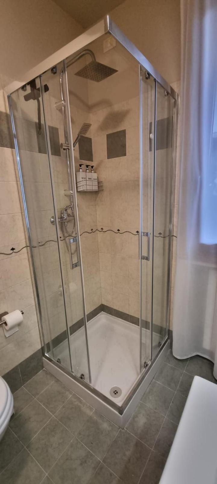 Hoya Apartment 시르미오네 외부 사진