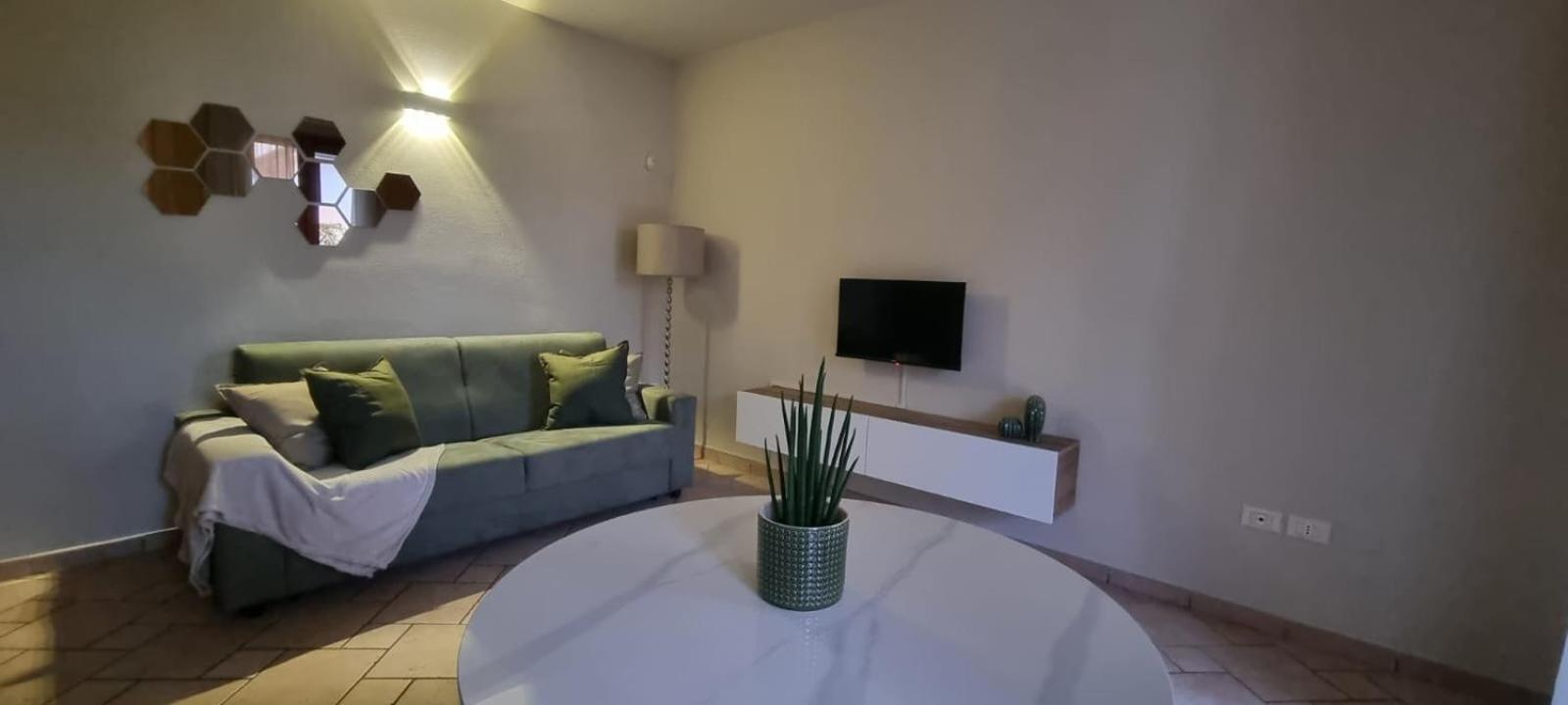 Hoya Apartment 시르미오네 외부 사진