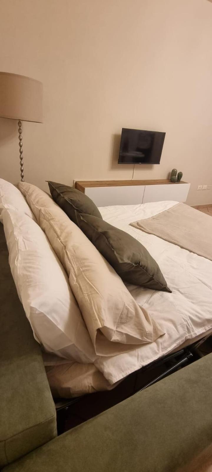 Hoya Apartment 시르미오네 외부 사진