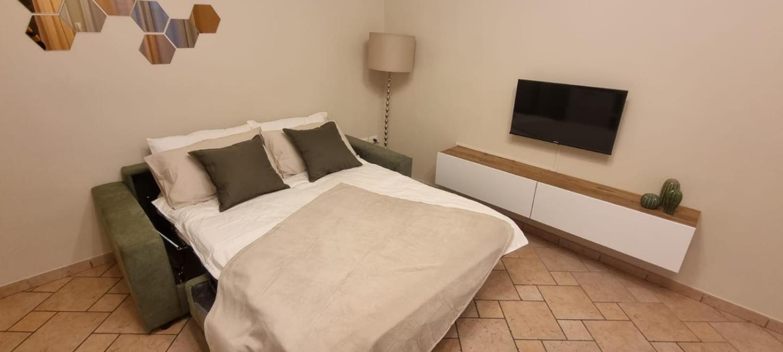 Hoya Apartment 시르미오네 외부 사진