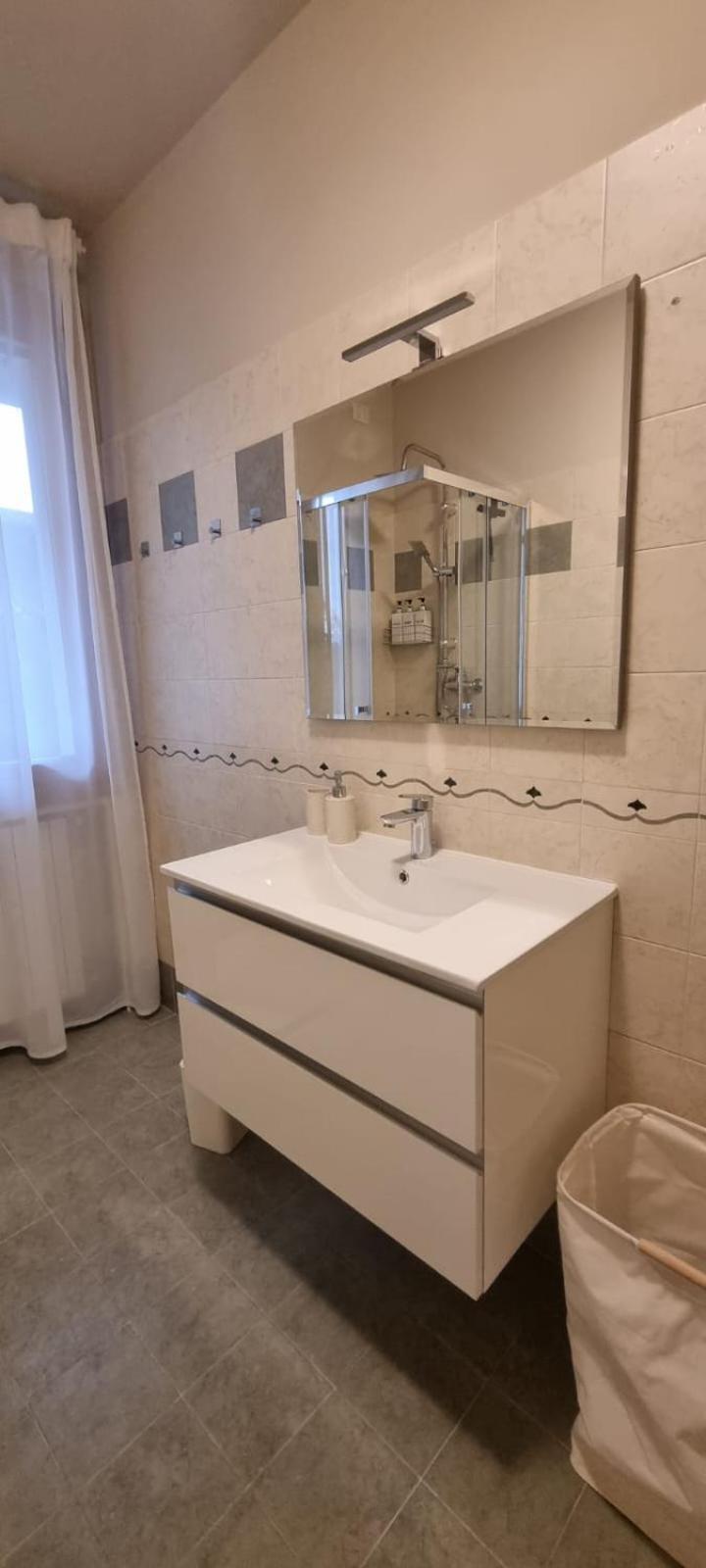 Hoya Apartment 시르미오네 외부 사진
