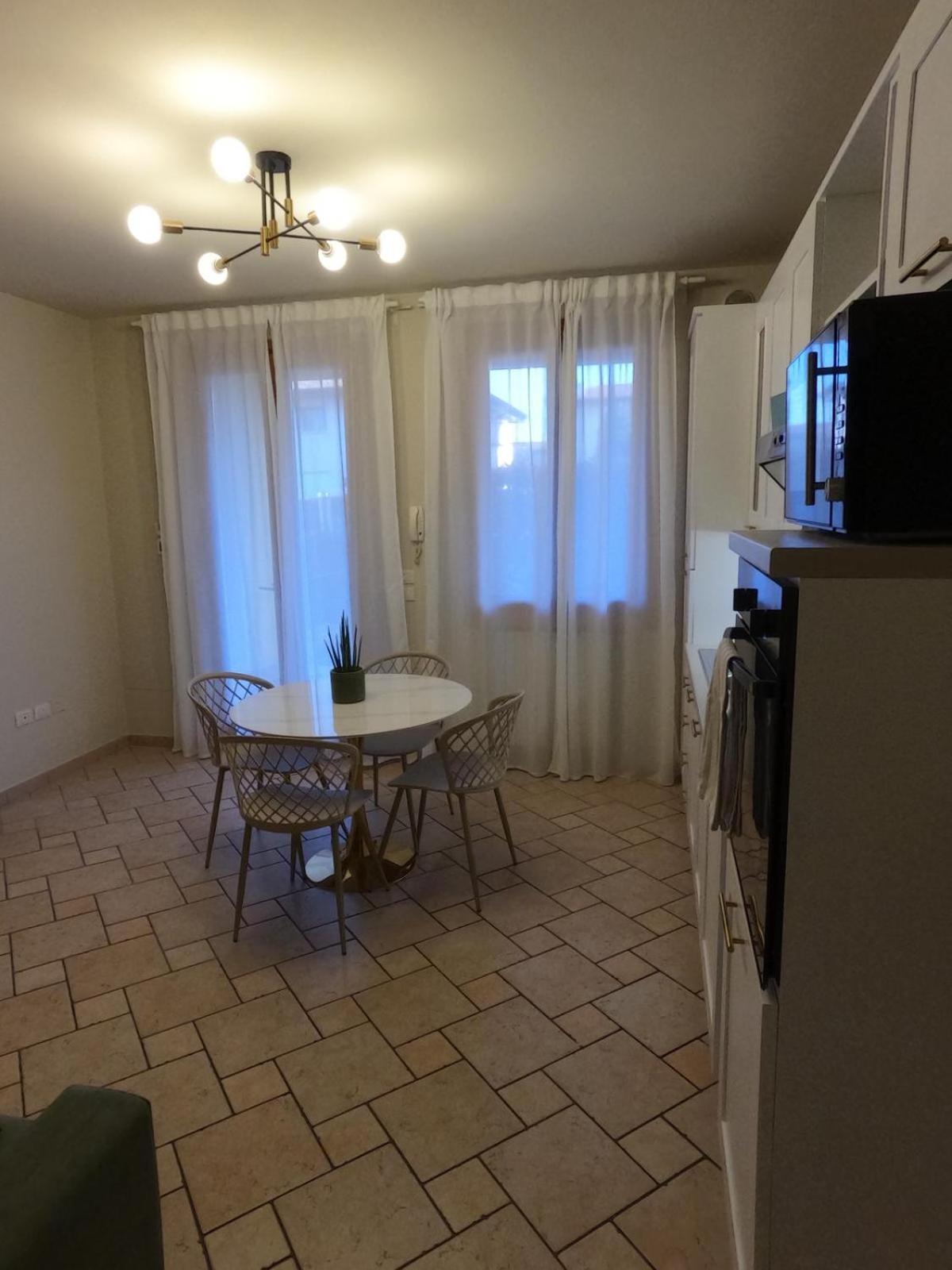 Hoya Apartment 시르미오네 외부 사진
