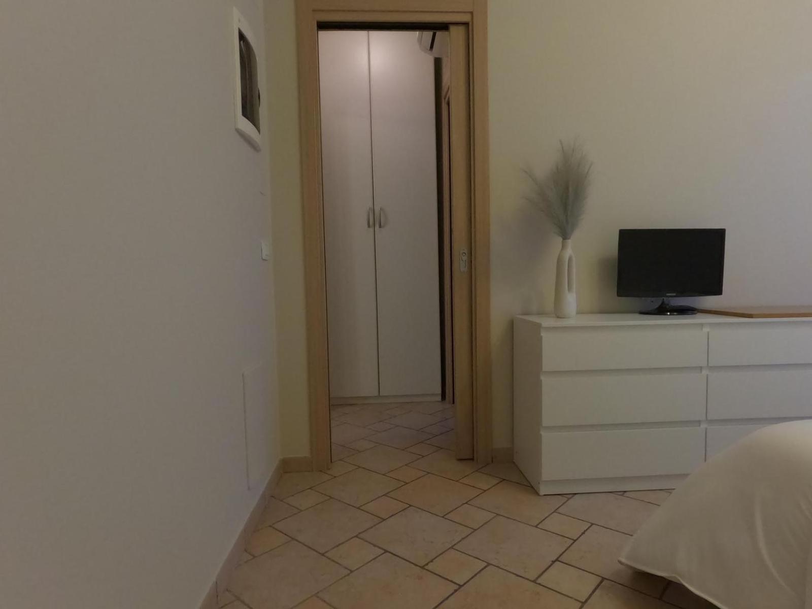 Hoya Apartment 시르미오네 외부 사진